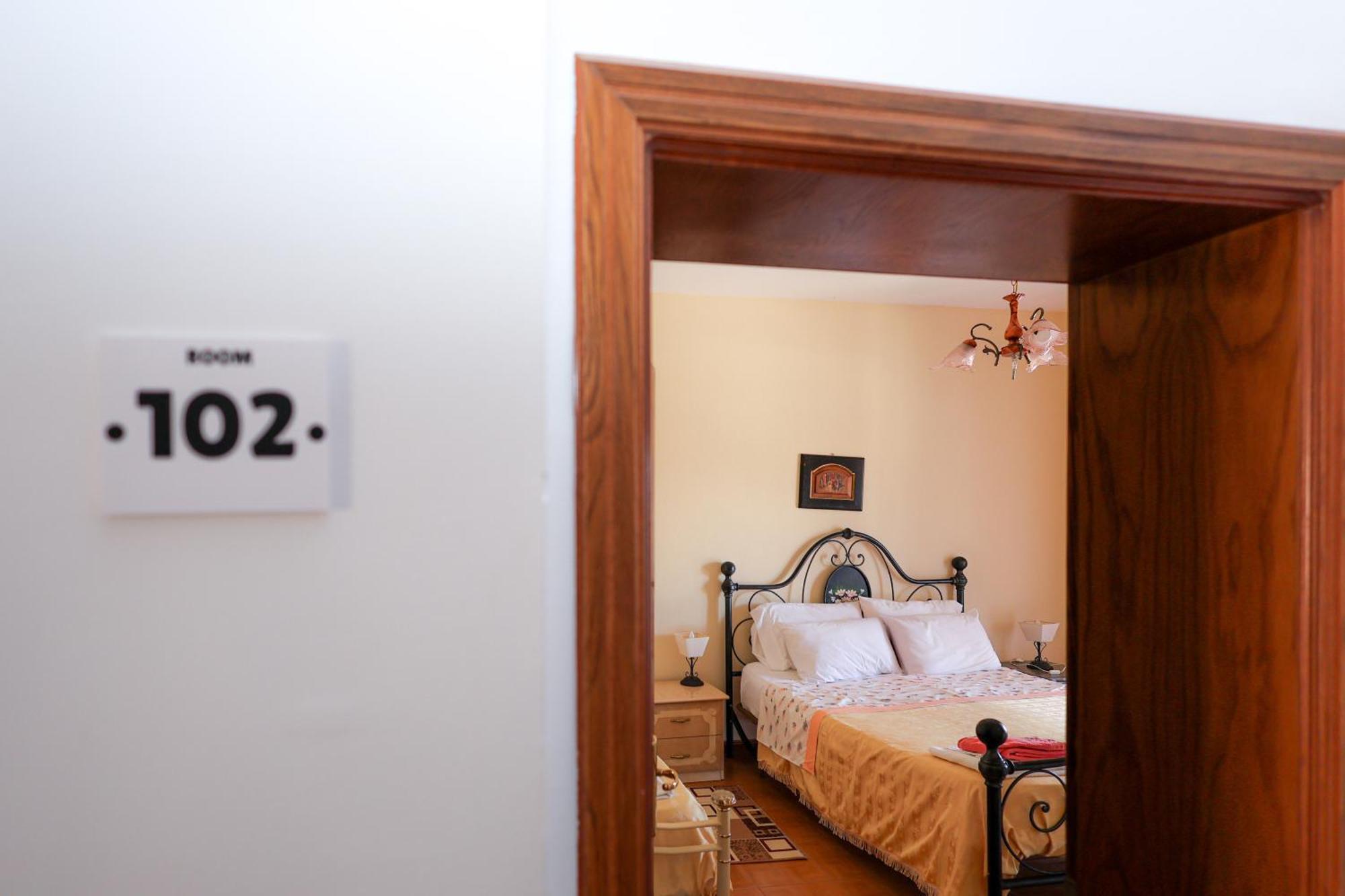 Casa La Pieve Bed & Breakfast Berat Exterior photo