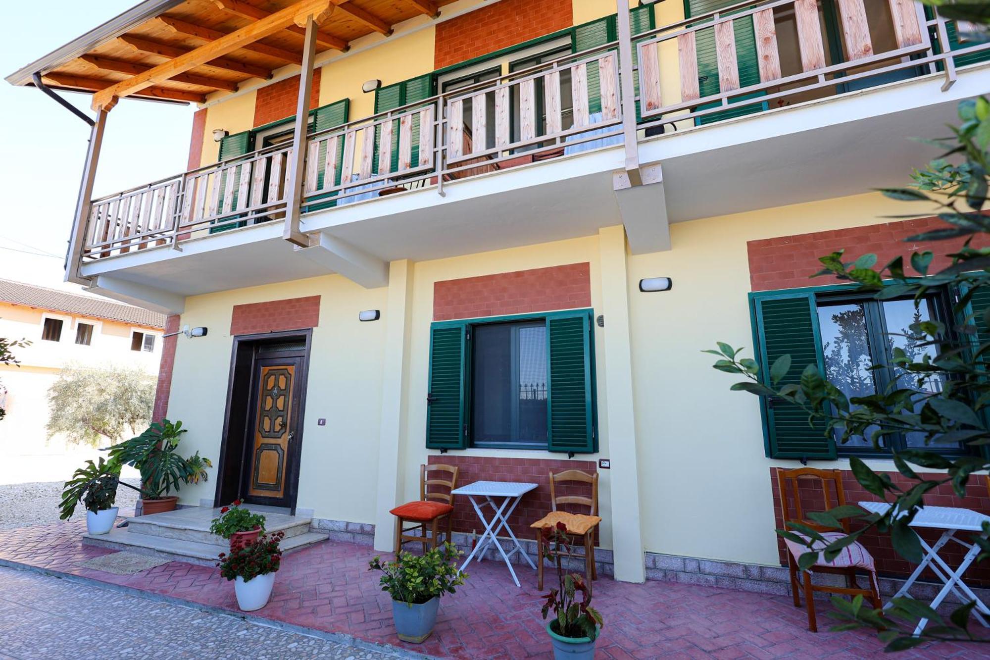 Casa La Pieve Bed & Breakfast Berat Exterior photo