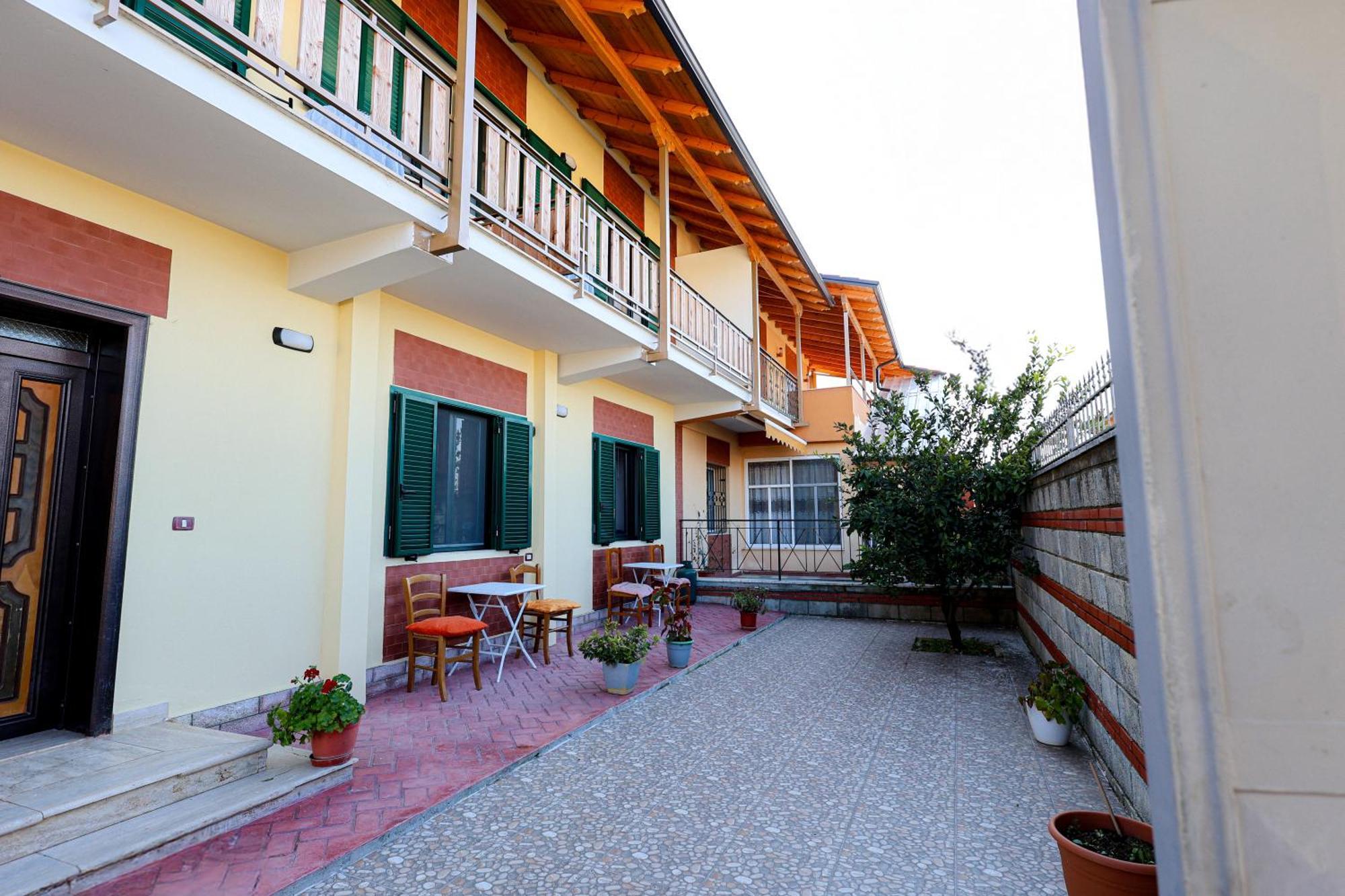 Casa La Pieve Bed & Breakfast Berat Exterior photo